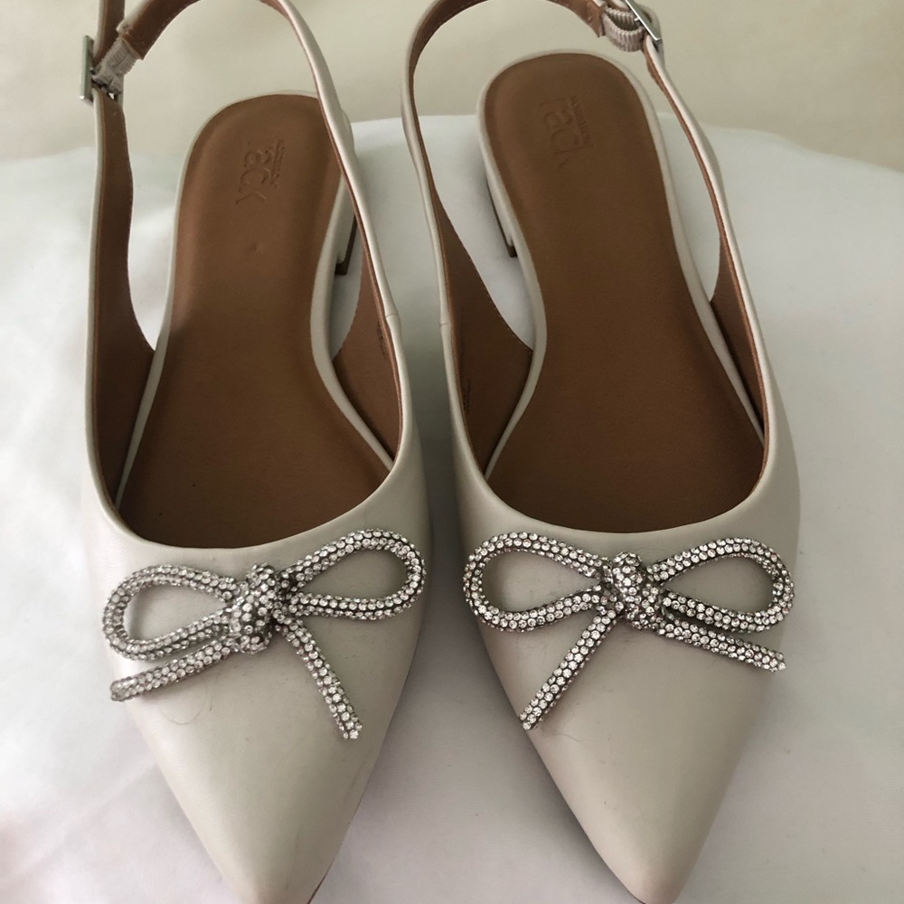 Elegant White Slingback Flats with Bow